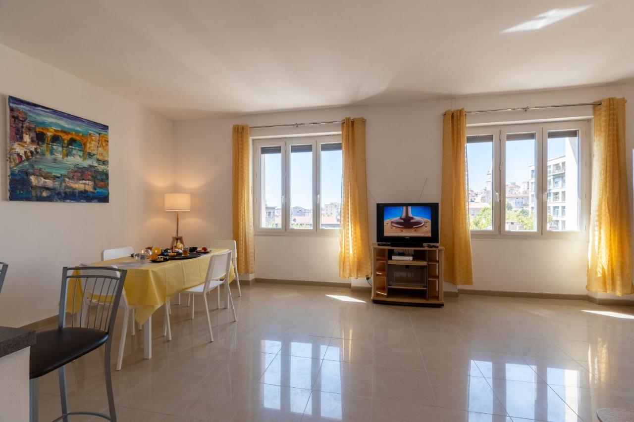 Celebre Vieux Port, Marseille Apartment Exterior photo